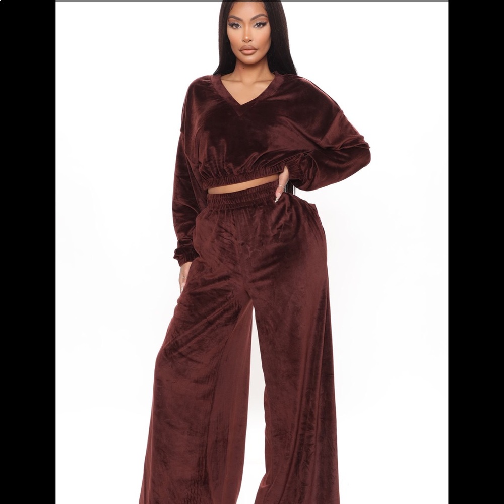 Matching Velvet Set!